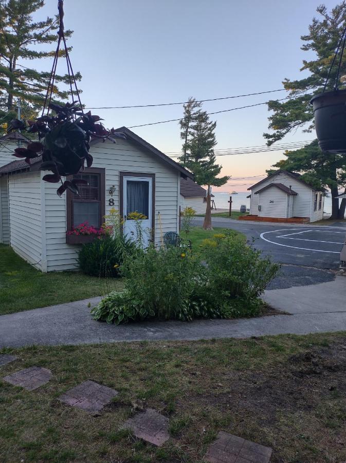 Beach House Lakeside Cottages Mackinaw City Esterno foto